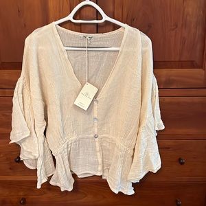 O+X Brand New never worn ivory gauze boho top. Gorgeous fabric and detail.